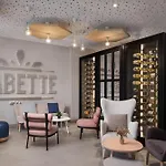 Hilton Garden Centre Otel 4*