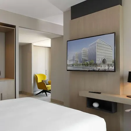 Hilton Garden Centre Hotel 4*