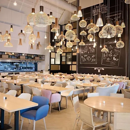 Hilton Garden Centre Hotel 4*