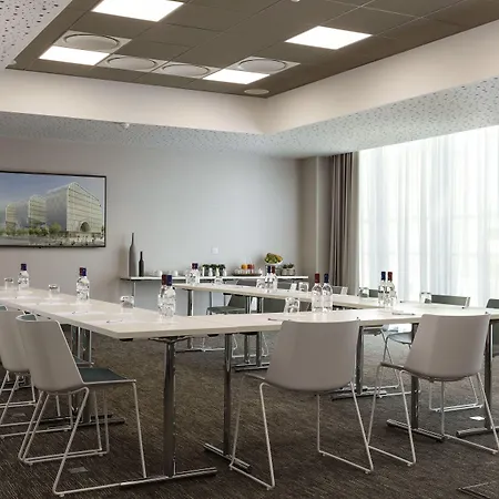 Hilton Garden Centre Hotel