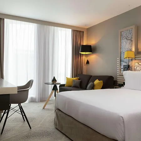 Hilton Garden Centre Hotel