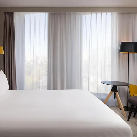 Hilton Garden Centre Hotel 4*