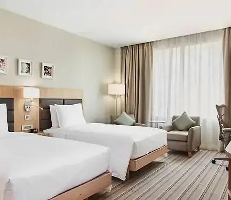 Hilton Garden Centre 4*