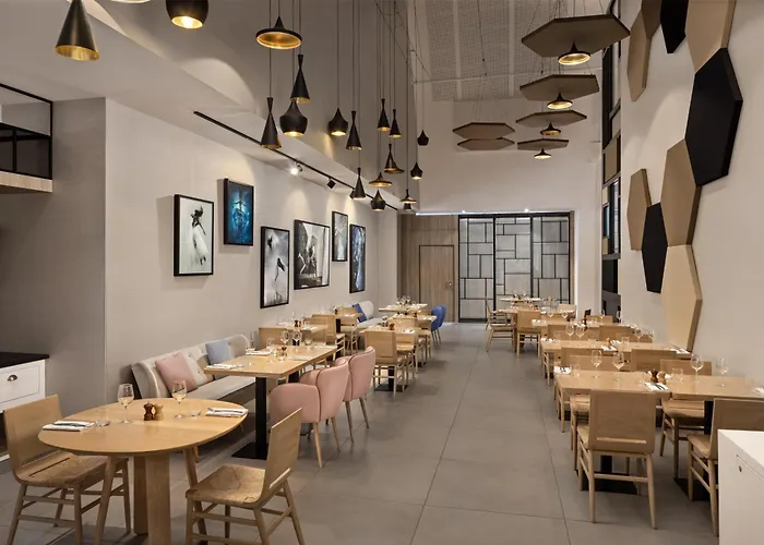 Hilton Garden Centre Hotel