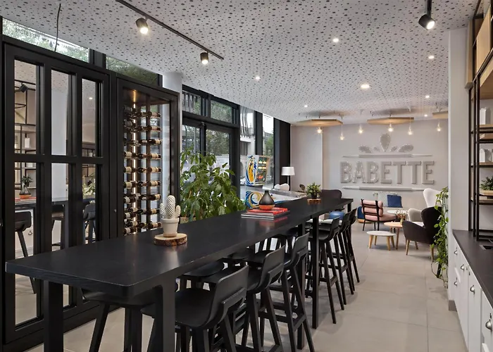 Hilton Garden Centre Hotel