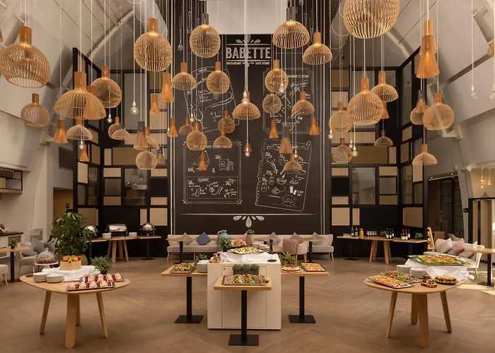 Hilton Garden Centre Hotel