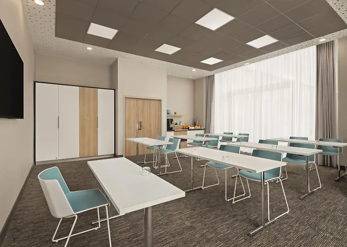 Hilton Garden Centre Hotel 4*