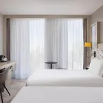 Hilton Garden Centre Hotel 4*