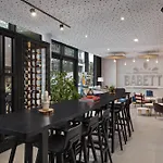 Hilton Garden Centre Hotel