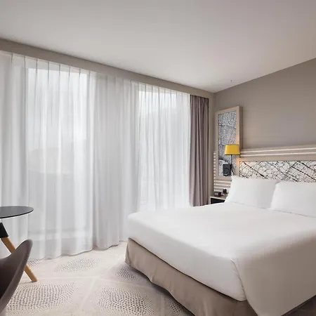 Hilton Garden Centre Hotell 4*