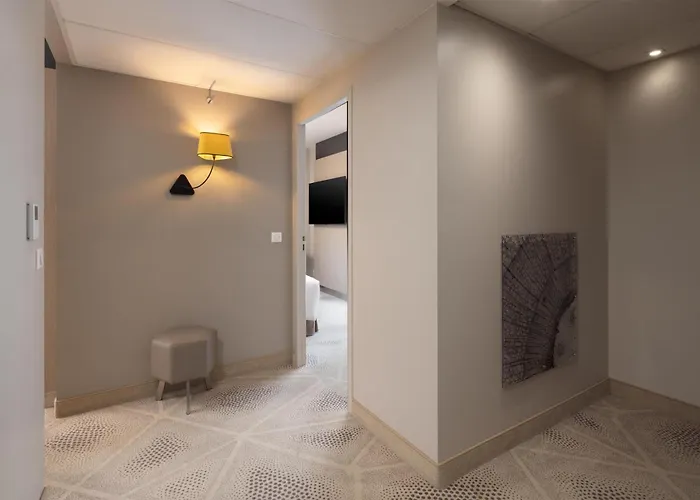 Hilton Garden Centre