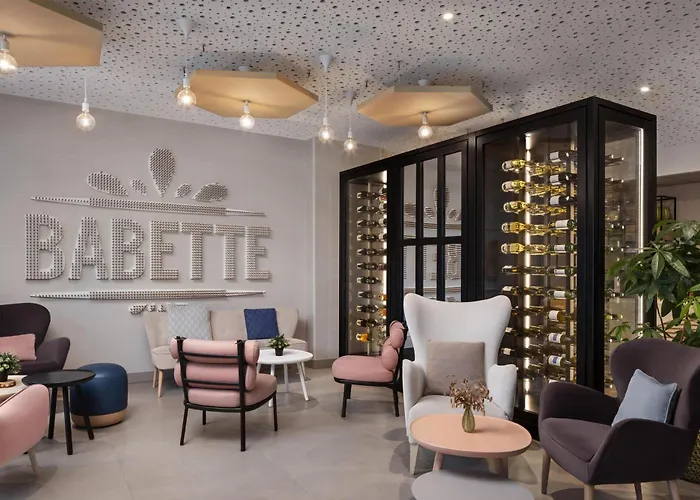 Hilton Garden Centre Hotell 4*