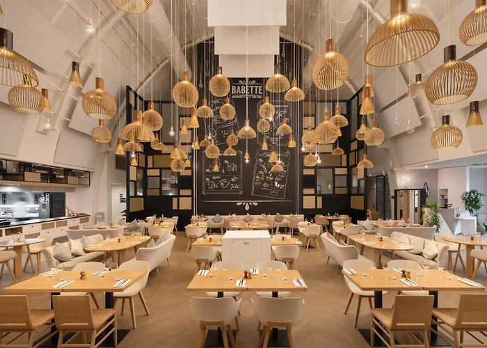 Hotell Hilton Garden Centre 4*